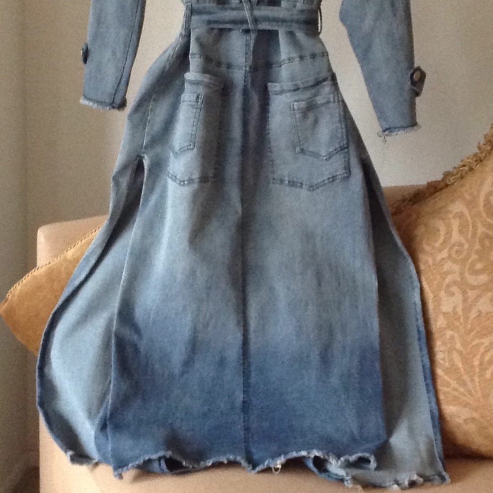 💙 Fashion Nova - 'New York Days' Denim Maxi Coat - Picture 4 of 10